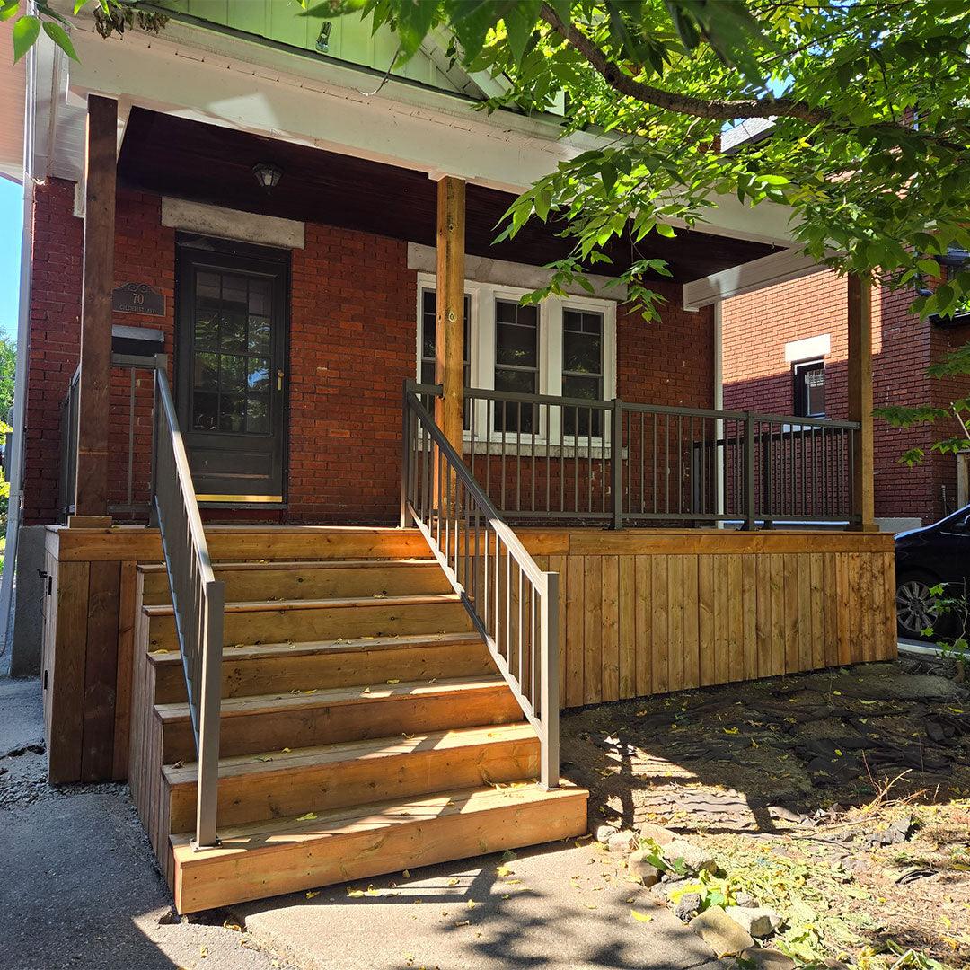 Aluminum Railing with Spindles - Deckify