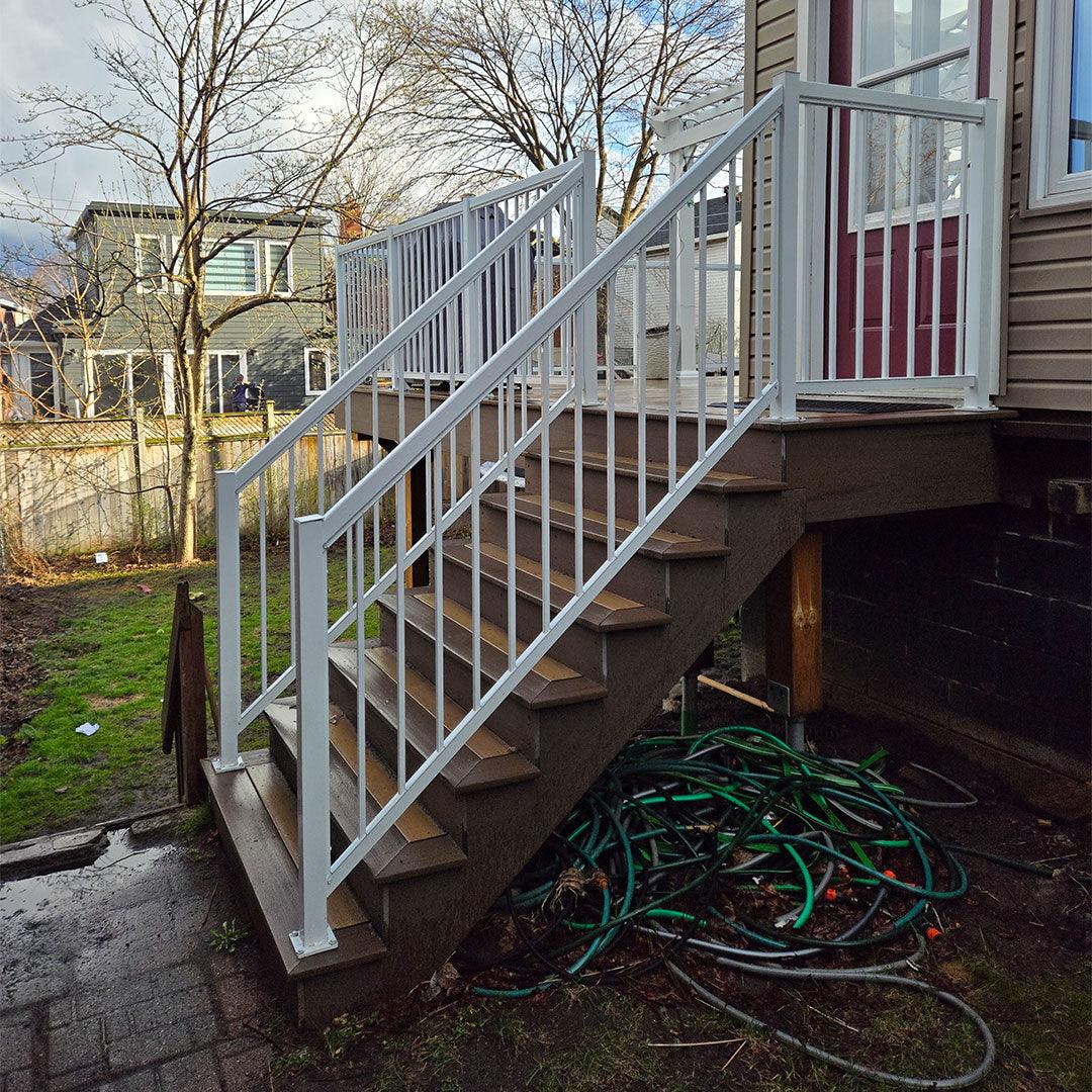 Aluminum Railing with Spindles - Deckify