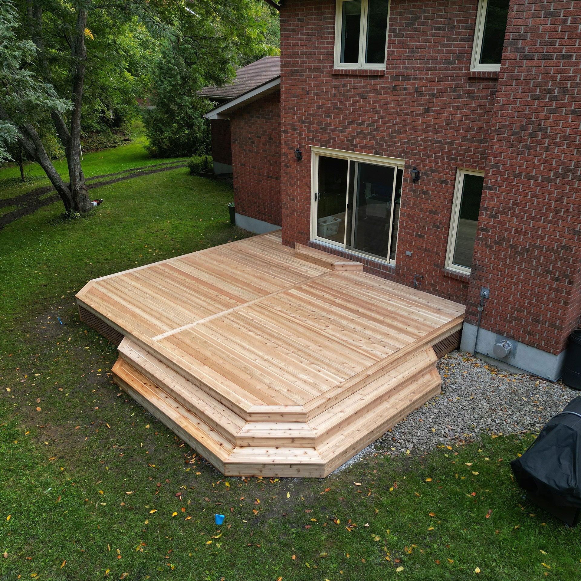 Cedar Deck - Manotick - Deckify