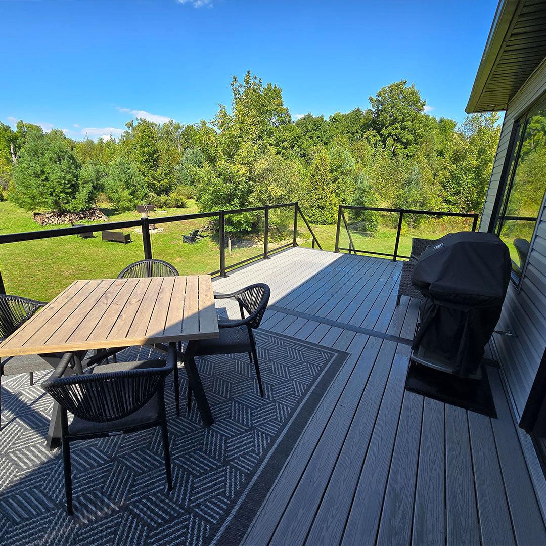 Aluminum Railing with Glass Panels - Deckify