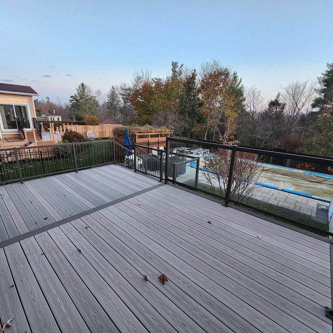Aluminum Railing with Glass Panels - Deckify